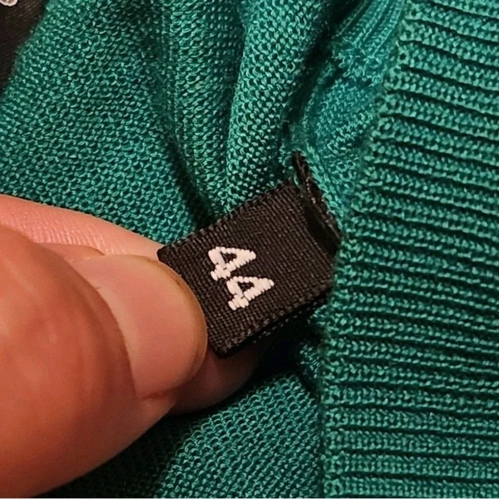 Dolce & Gabbana Mens Size 44 Green V-Neck Sweater Top Made In Italy Quiet Luxury